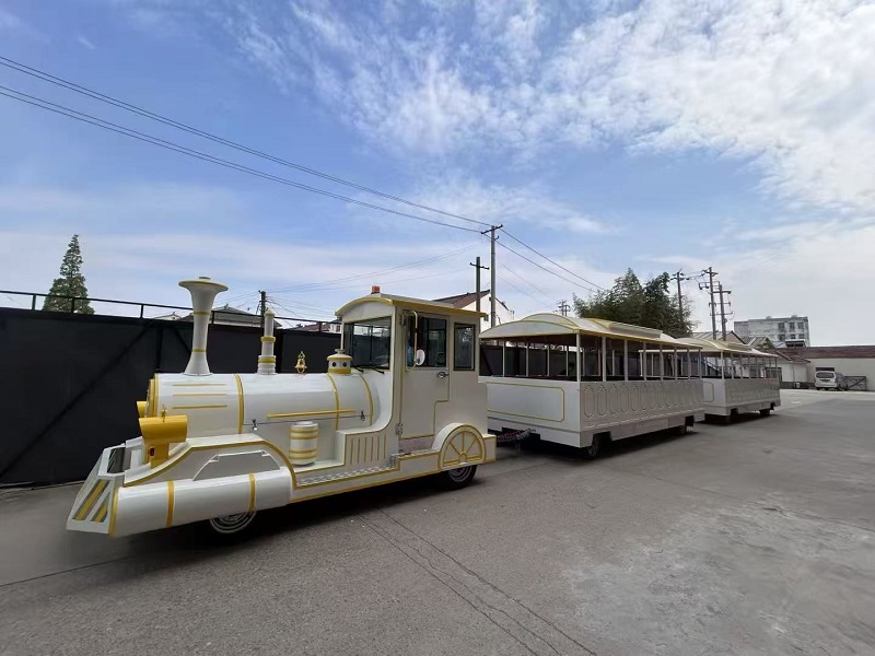 無軌小火車游樂設備：為何成為景區與商場的“人氣收割機”？